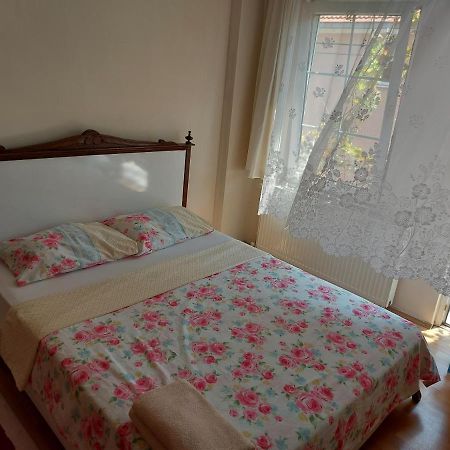 Celil Pansiyon Ayvalik Luaran gambar