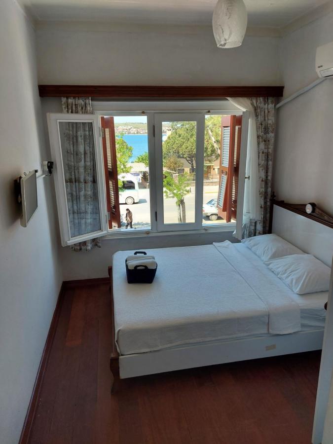 Celil Pansiyon Ayvalik Luaran gambar